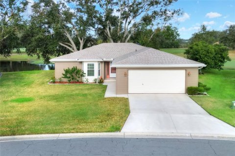 House in Lakeland, Florida 2 bedrooms, 149.57 sq.m. № 1426909 - photo 1