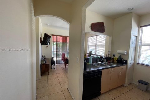 Townhouse in Homestead, Florida 3 bedrooms, 116.13 sq.m. № 1316362 - photo 6