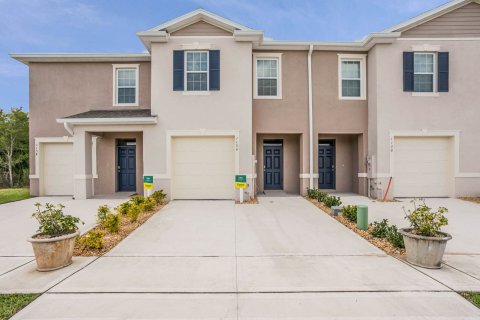 Townhouse in Atria at Ridgewood Lakes in Davenport, Florida 3 rooms, 163 sq.m. № 358167 - photo 1