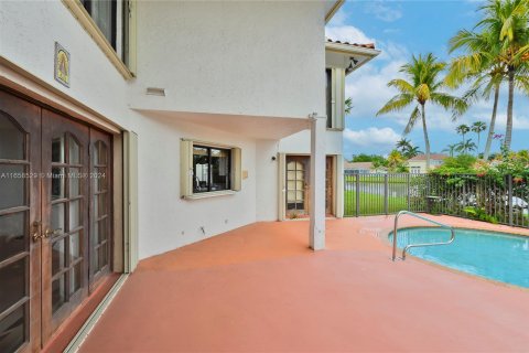 House in Weston, Florida 5 bedrooms, 244.52 sq.m. № 1364096 - photo 14