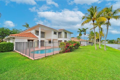 Villa ou maison à vendre à Weston, Floride: 5 chambres, 244.52 m2 № 1364096 - photo 1