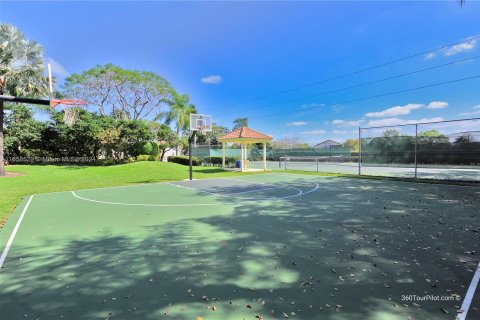 House in Weston, Florida 5 bedrooms, 244.52 sq.m. № 1364096 - photo 30