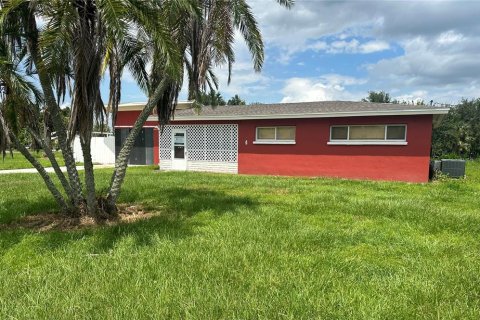 House in Punta Gorda, Florida 3 bedrooms, 148.27 sq.m. № 1324177 - photo 21