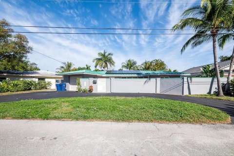House in Wilton Manors, Florida 2 bedrooms, 161.65 sq.m. № 989337 - photo 4