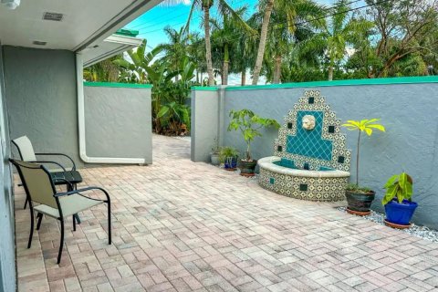 Villa ou maison à vendre à Wilton Manors, Floride: 2 chambres, 161.65 m2 № 989337 - photo 16