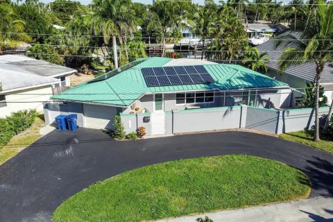 House in Wilton Manors, Florida 2 bedrooms, 161.65 sq.m. № 989337 - photo 9