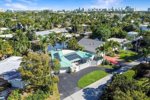 House in Wilton Manors, Florida 2 bedrooms, 161.65 sq.m. № 989337 - photo 5