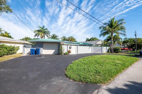 Villa ou maison à vendre à Wilton Manors, Floride: 2 chambres, 161.65 m2 № 989337 - photo 12