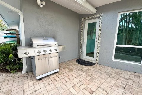 House in Wilton Manors, Florida 2 bedrooms, 161.65 sq.m. № 989337 - photo 18