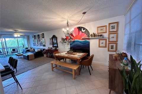 Copropriété à vendre à Lauderhill, Floride: 2 chambres, 106.65 m2 № 991606 - photo 2