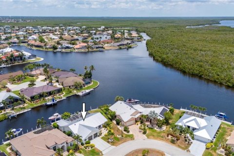 Villa ou maison à vendre à Punta Gorda, Floride: 3 chambres, 212.93 m2 № 1317895 - photo 1