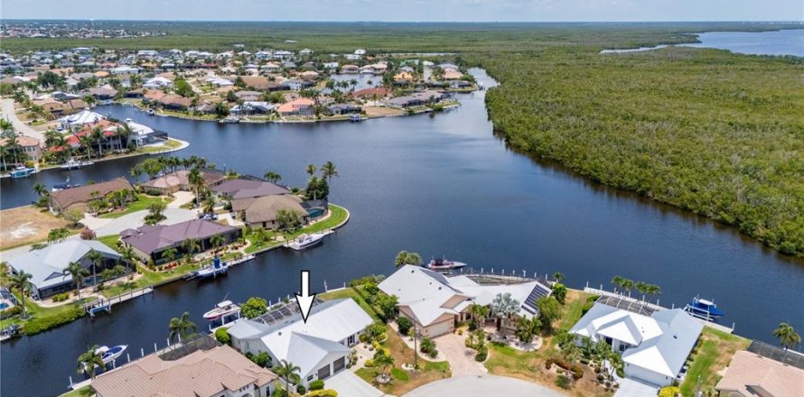 Villa ou maison à Punta Gorda, Floride 3 chambres, 212.93 m2 № 1317895