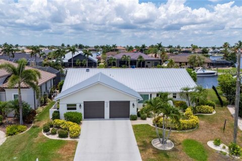 Villa ou maison à vendre à Punta Gorda, Floride: 3 chambres, 212.93 m2 № 1317895 - photo 6