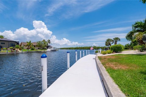 Villa ou maison à vendre à Punta Gorda, Floride: 3 chambres, 212.93 m2 № 1317895 - photo 13