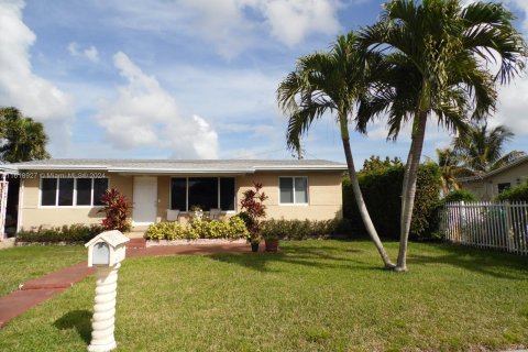 Casa en venta en Miami Gardens, Florida, 3 dormitorios, 115.94 m2 № 1240127 - foto 1