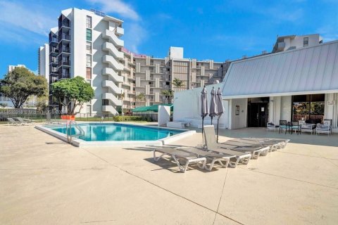 Copropriété à vendre à Aventura, Floride: 2 chambres, 92.34 m2 № 1240126 - photo 15