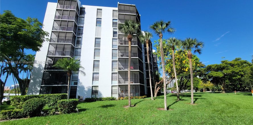 Condo in Aventura, Florida, 2 bedrooms  № 1240126