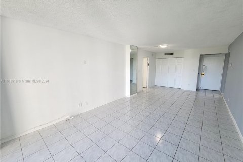 Copropriété à vendre à Aventura, Floride: 2 chambres, 92.34 m2 № 1240126 - photo 14