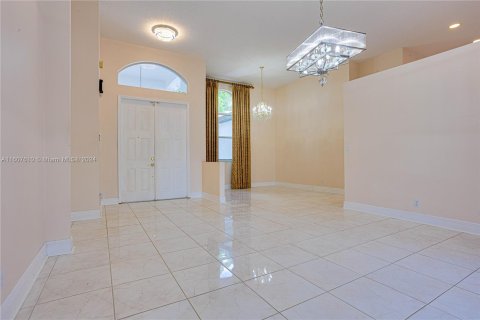 House in Coral Springs, Florida 4 bedrooms, 240.43 sq.m. № 1240128 - photo 21