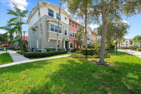 Copropriété à vendre à West Palm Beach, Floride: 3 chambres, 123.19 m2 № 1100867 - photo 1