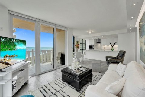 Condo in Key Biscayne, Florida, 3 bedrooms  № 983668 - photo 4