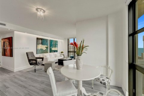 Condo in Key Biscayne, Florida, 3 bedrooms  № 983668 - photo 13