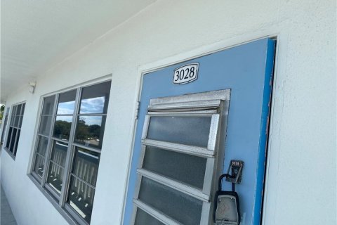 Condo in Deerfield Beach, Florida, 1 bedroom  № 378288 - photo 19