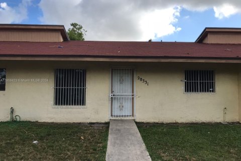 Townhouse in Homestead, Florida 3 bedrooms, 105.91 sq.m. № 1364136 - photo 1