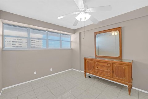 Condo in Fort Lauderdale, Florida, 3 bedrooms  № 959205 - photo 23