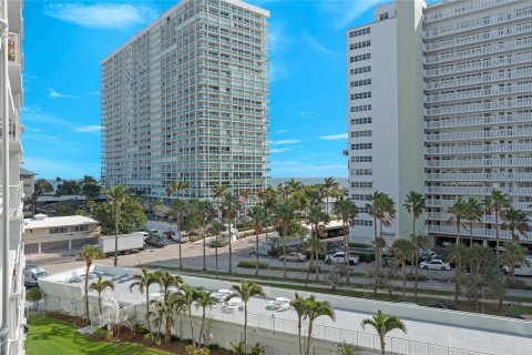 Condo in Fort Lauderdale, Florida, 3 bedrooms  № 959205 - photo 9