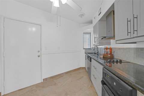 Condo in Fort Lauderdale, Florida, 3 bedrooms  № 959205 - photo 30