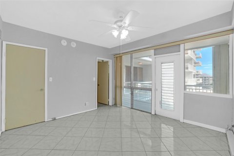 Condo in Fort Lauderdale, Florida, 3 bedrooms  № 959205 - photo 19