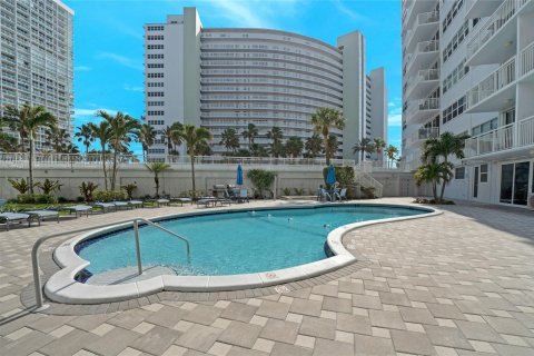 Condo in Fort Lauderdale, Florida, 3 bedrooms  № 959205 - photo 8