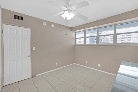 Condo in Fort Lauderdale, Florida, 3 bedrooms  № 959205 - photo 24