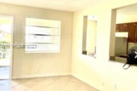 Apartment in Hallandale Beach, Florida 1 bedroom, 61.13 sq.m. № 1398193 - photo 3