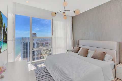 Condo in Sunny Isles Beach, Florida, 4 bedrooms  № 1229670 - photo 18