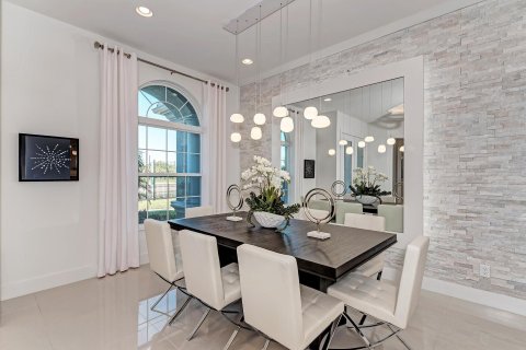 House in Hampton Lakes by Medallion Home in Sarasota, Florida 3 bedrooms, 261 sq.m. № 572144 - photo 3