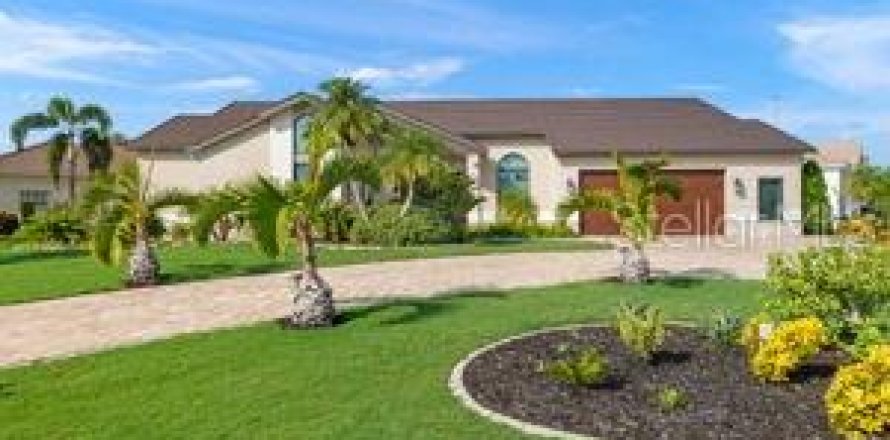 Casa en Punta Gorda, Florida 3 dormitorios, 255.48 m2 № 755555