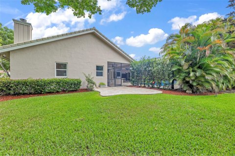 House in Coral Springs, Florida 5 bedrooms, 392.23 sq.m. № 1229081 - photo 3