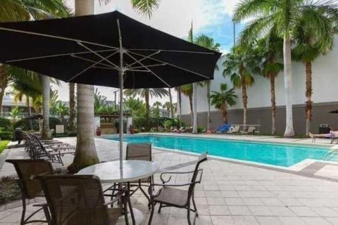 Condo in Fort Lauderdale, Florida, 1 bedroom  № 1223333 - photo 6