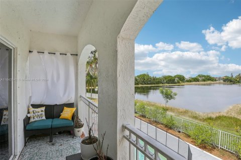 Casa en venta en Miami, Florida, 4 dormitorios, 242.66 m2 № 1328206 - foto 20