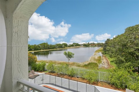 Casa en venta en Miami, Florida, 4 dormitorios, 242.66 m2 № 1328206 - foto 21