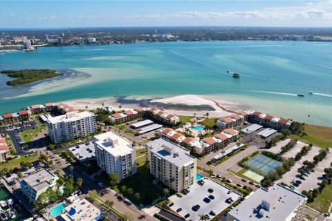 Condominio en venta en Clearwater, Florida, 2 dormitorios, 121.7 m2 № 1262576 - foto 26