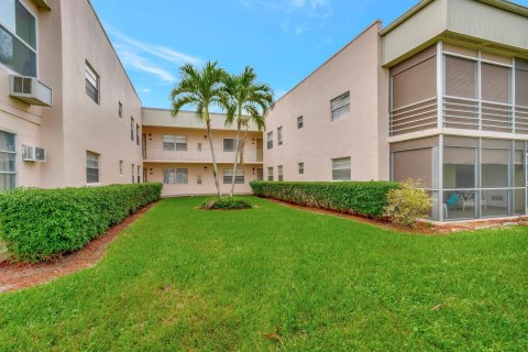 Condo in Delray Beach, Florida, 1 bedroom  № 882400 - photo 1