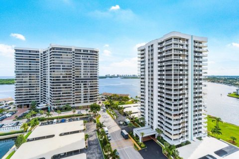 Condominio en venta en North Palm Beach, Florida, 2 dormitorios, 181.16 m2 № 882401 - foto 17
