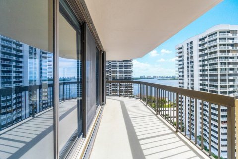 Condominio en venta en North Palm Beach, Florida, 2 dormitorios, 181.16 m2 № 882401 - foto 21