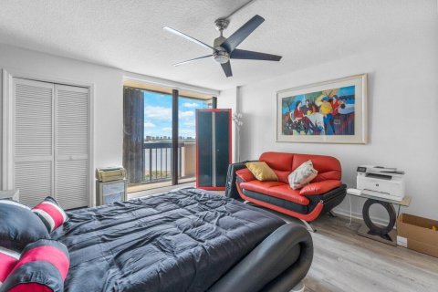 Condominio en venta en North Palm Beach, Florida, 2 dormitorios, 181.16 m2 № 882401 - foto 27