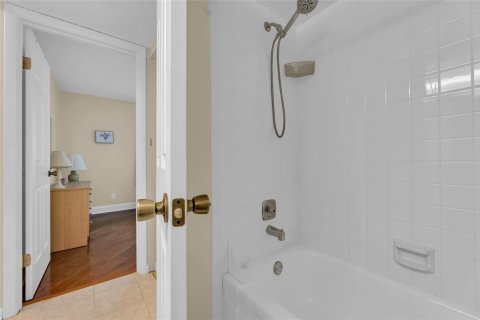 Copropriété à vendre à Deerfield Beach, Floride: 2 chambres, 102.19 m2 № 1121437 - photo 6