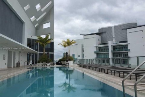 Condominio en alquiler en Miami, Florida, 1 dormitorio, 75.25 m2 № 1367610 - foto 14