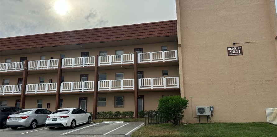 Condominio en Sunrise, Florida, 1 dormitorio  № 1177676